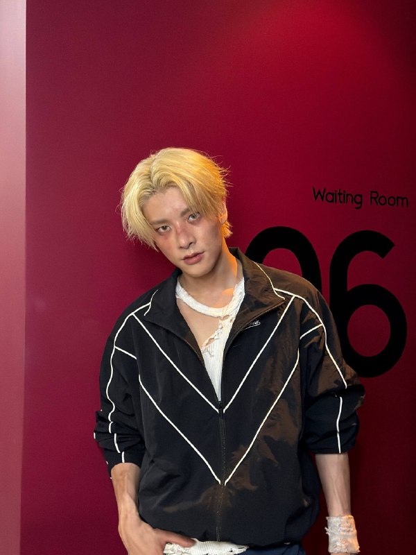 「 ENHYPEN 」 D-2 ❤️‍🔥: ╭┈ [260823]˚✧. . ⇠┊آپدیت ویورس انهایپن | جیک 🍯ـ 💛ᴱᴺ⁻ #Update | #Weverse | #Jake ╰── @ENHYPEN · · · · ✦╭┈ [260823]˚✧. . ⇠