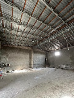 Продаётся 2 400 м² склад.