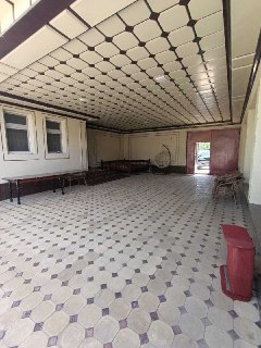 Ҳовли уй сотилади (2 этажлик коттеж)