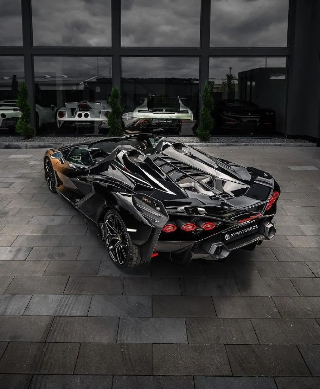 Lamborghini sian Roadster 4