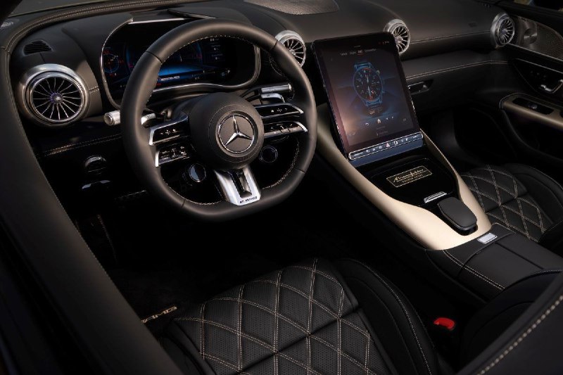 Mercedes-AMG SL 63 получил эксклюзивную золотую версию 5