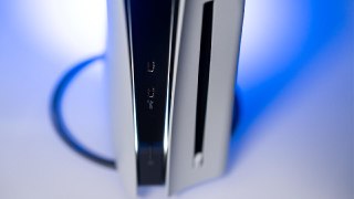 Sony прекратит производство дисков с играми с 2028 года  Это затронет все новые игры, но тайтлы, вышедшие до этой даты, всё ещё можно будет купить в дисковом формате. После января 2028 года новые игры будут доступны только в цифровом формате в PlayStation…