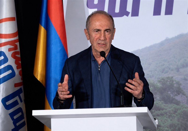 شمانیوز: 🔺رئیس جمهور سابق ارمنستان بازداشت شد🔹رابرت کوچاریان، رئیس جمهور سابق ارمنستان و پسرش، سدراک، به عنوان بخشی از تحقیقات جن