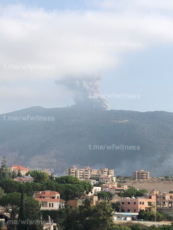 ️🇱🇧🇮🇱 Earlier today, Israeli airstrikes targeted the mountains surrounding Sajjud, southern Lebanon.