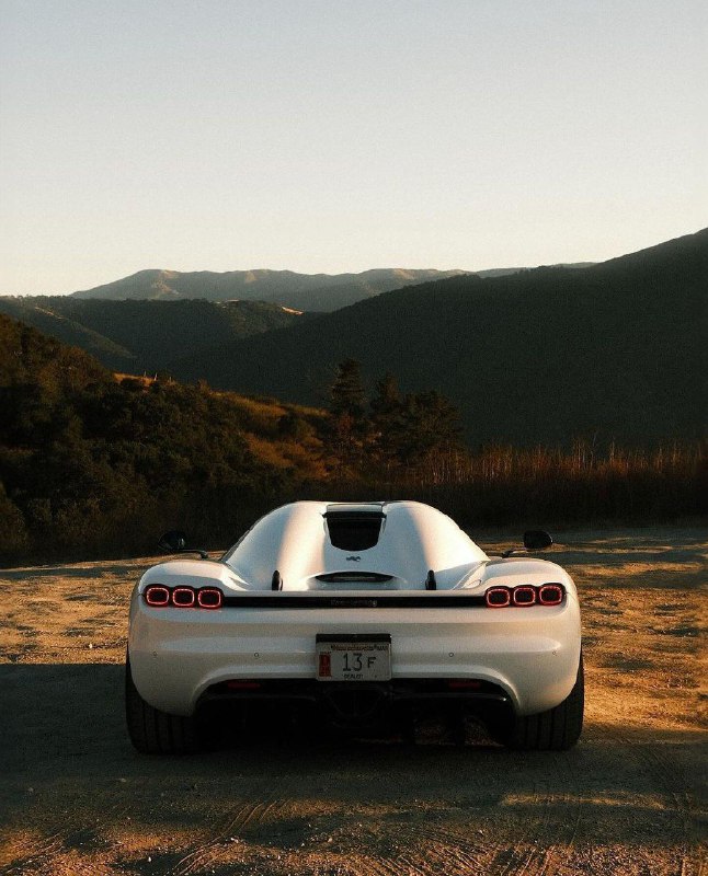 KOENIGSEGG CC850 2