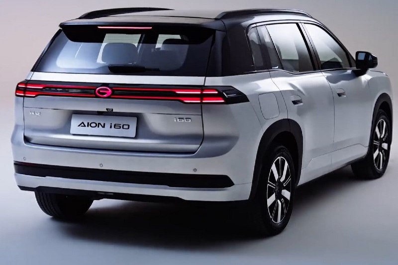 Представлен кроссовер GAC Aion i60 3