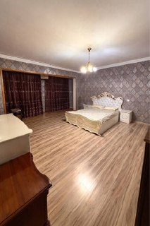 Продается квартира в центре города 5 комнат (две квартиры объеденные)