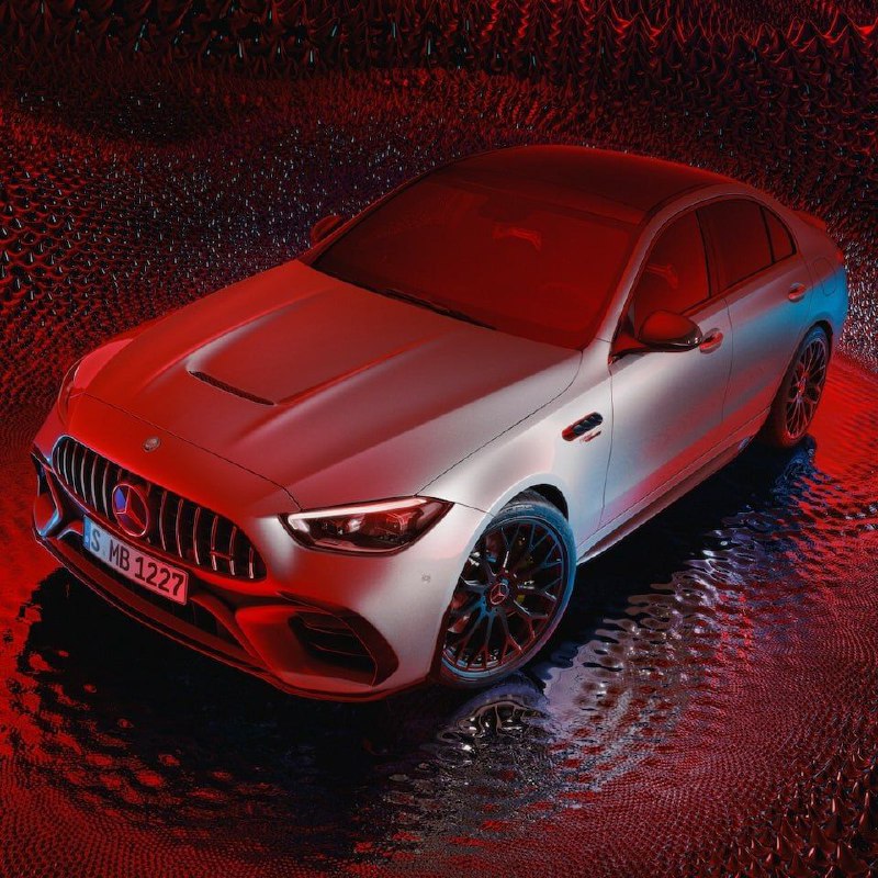 Россию завезли Mercedes C 63 AMG S E Performance — самый мощный 2.0-литровый турбомотор в истории бр