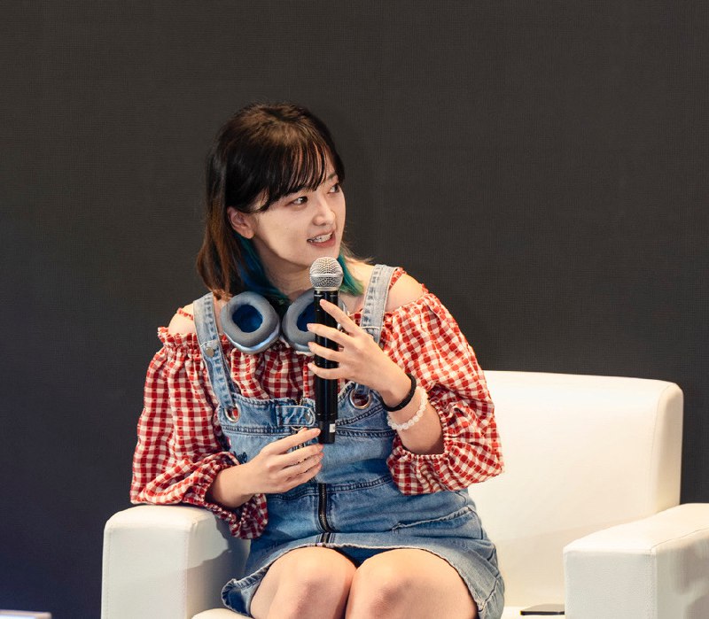 这次被邀请参加了 Woman in AI 的圆桌，第一次以女性的身份被邀请，在参与之前我和我很信任的女性朋友小毛聊了我在这样的场合应该表达什么，以及到底应当如何表达