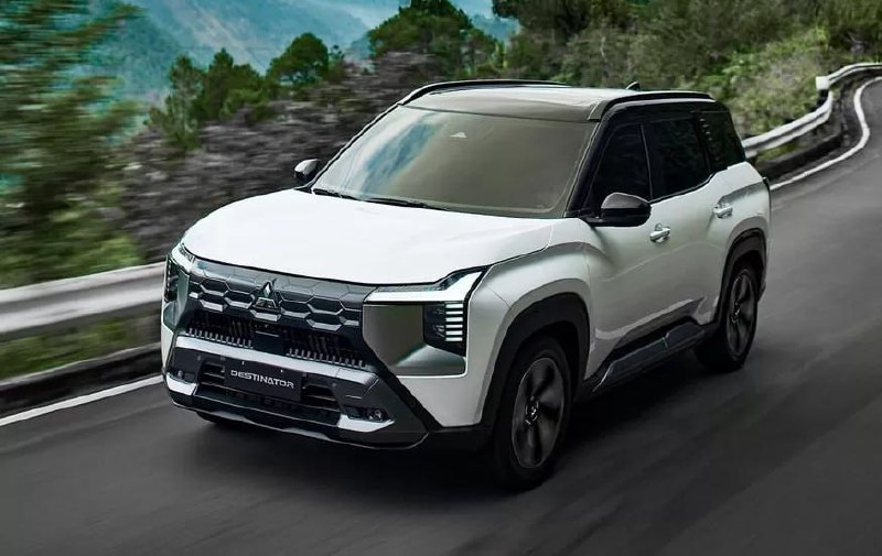Семиместный Mitsubishi Destinator выходит на экспо...