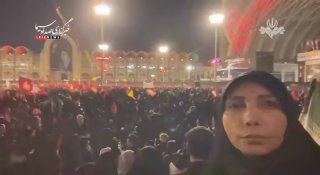 🎦 נוכחות משמעותית של אנשים בשעות האחרונות של הפרידה ממנהיג המהפכה שנהרג