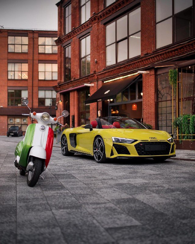 Audi R8 spyder 2