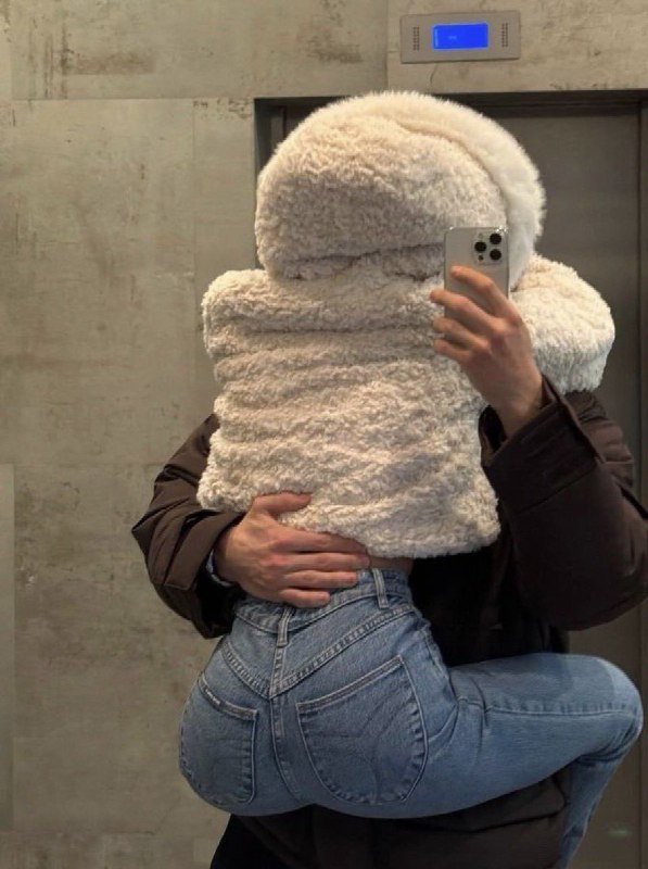 𝑮𝑰𝑭 𝐵𝑶𝑺: نیازمند یه بغل این شکلی💕