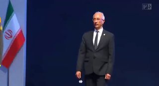 נציג ארגון שיתוף הפעולה האסלאמי (OIC) חילק כבוד