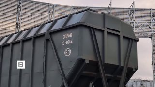 נמל מורמנסק קיבל לראשונה רכבת עם תבואה, ופתחה יציאה חלופית לייצוא. לפני כן, הרוב המכריע של התבואה הרוסי יוצ…
