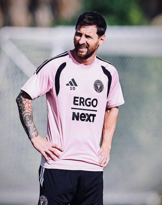 Leo Messi Lovers | آرژانتین: اخرین تمرین قبل بازی فردا شب مقابل تورنتو 🩷➣ @Leo_Lovers