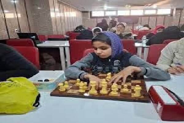 اخبار خراسان جنوبی(بیرجند): قهرمانی شطرنج‌باز نابینای خراسان جنوبی در رقابت‌های کشوریبیرجند- یاسمین بی‌خویش، شطرنج‌باز نابینای خراسان جنوبی، در بیست
