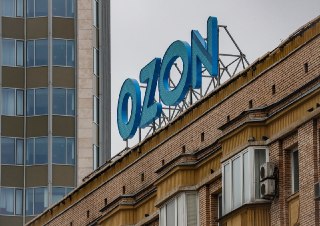 Ozon более чем втрое повысит стоимость страховки для продавцов после атак Украины на склады WildberriesOzon повысит стоимость страховки товаров для продавцов на 229%. Решение объяснили ростом рисков, связанных с атаками дронов. Новый тариф начнет действова