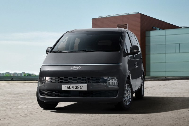 Hyundai обновил минивэн Staria 2