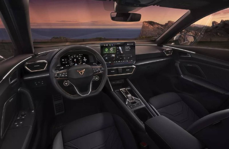 Компания Cupra обновила Formentor и Leon 3