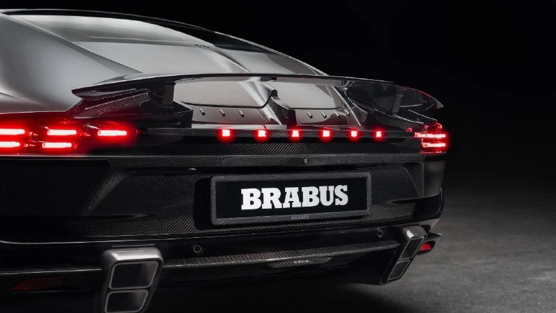 Brabus выкатил ультрачёрный Aston Martin Vanquish, который назвали в честь основателя компании. 7