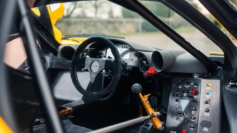 В Великобритании продают уникальный McLaren F1 GTR Long Tail за безумные 20 МИЛЛИОНОВ долларов. 3