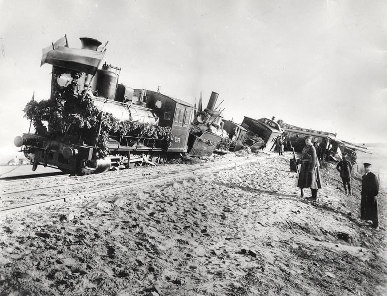 ב-29 באוקטובר 1888 התרסקה הרכבת האימפריאלית. במקום 11 הקרונות הנדרשים בתקן, הוצמדו 15 לקטרים, יתרה מכך, הם…