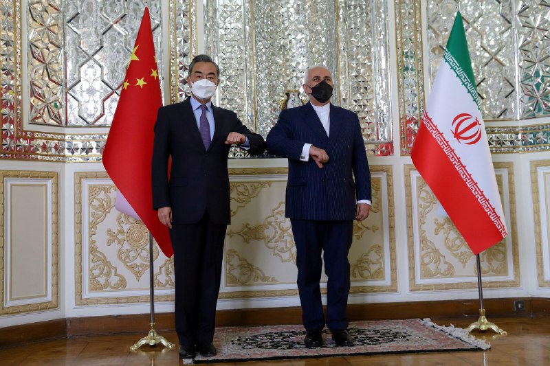 نسیم‌ آنلاین: بلومبرگ: چین در برابر فشار ترامپ برای قطع همکاری با ایران ایستاد🔹 بلومبرگ گزارش داد دولت شی جین‌پینگ در زمینه روابط اقتص