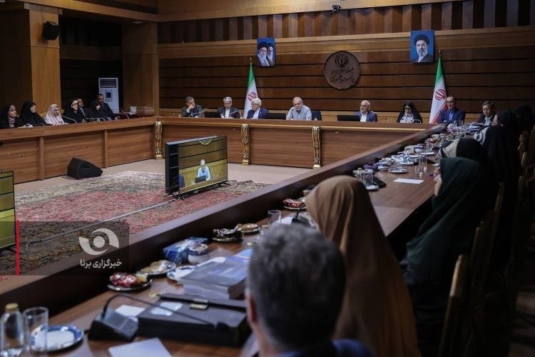 خبرگزاری برنا: پزشکیان: برای رفع نیازهای جامعه فراتر از دیدگاه‌های سیاسی عمل می‌کنیمرئیس‌جمهور: 🔸برنامه‌ریزی و اقدام برای خدمت به مردم 