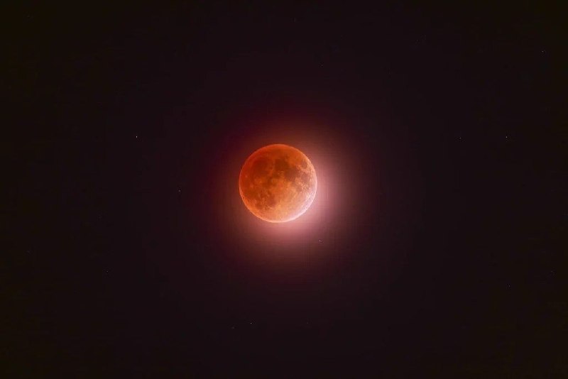 Kurdtodayکانال کوردتودی: 🇺🇸🌕امشب یه ماه‌گرفتگی تقریباً کامل که بهش می‌گن ماه خونین (Blood Moon)، از سراسر آمریکای شمالی و جنوبی قابل دیدنه🆔 https