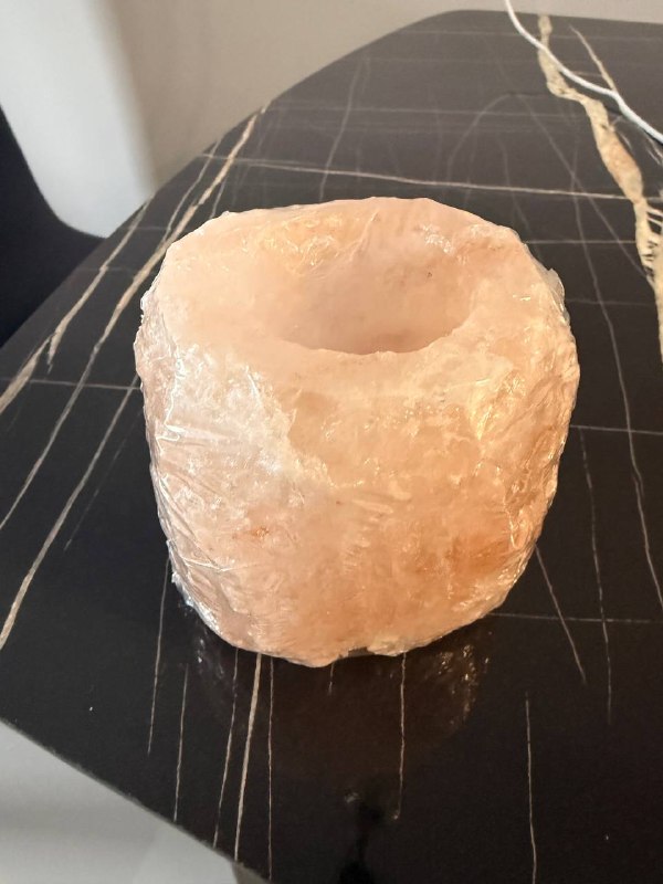 Подсвечник из Гималайской соли, новый. 50 лари