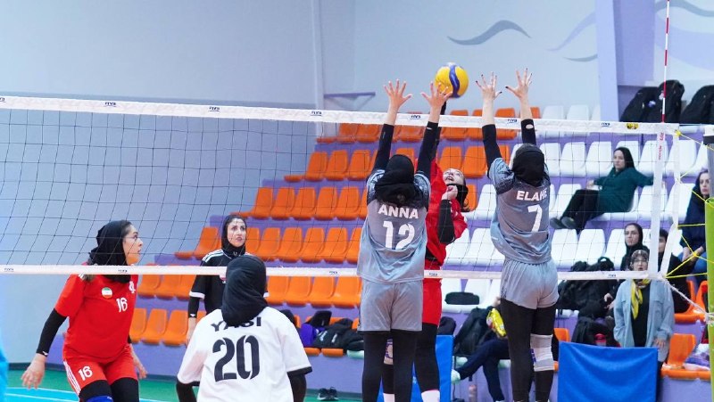 پایگاه اطلاع رسانی ورزش دانشگاه فردوسی مشهد: #گزارش تصویری 🏐📸 گزارش تصویری رقابت‌های والیبال | شور و هیجان در زمین مسابقهدر جریان مسابقات والیبال هفدهمین المپیاد فره
