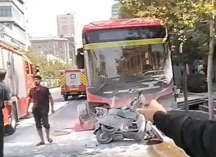תאונה באחד מהאוטובוסים העירוניים של טהראן ברחוב ואליאסר