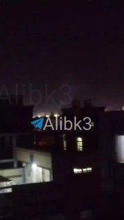תמרות עשן עולות בג'סק