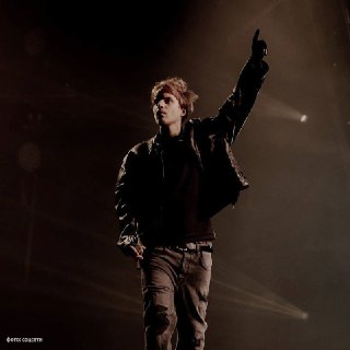 Pharaoh оштрафовали на 80к рублей за пропаганду запрещённых веществ в своих треках — он не запикал рифмы в "Дико, например", "10:13", "Для насилия", "1 из Легенд". Это первый случай после введения запрета петь про наркотики с первого марта.Фара и его адвок