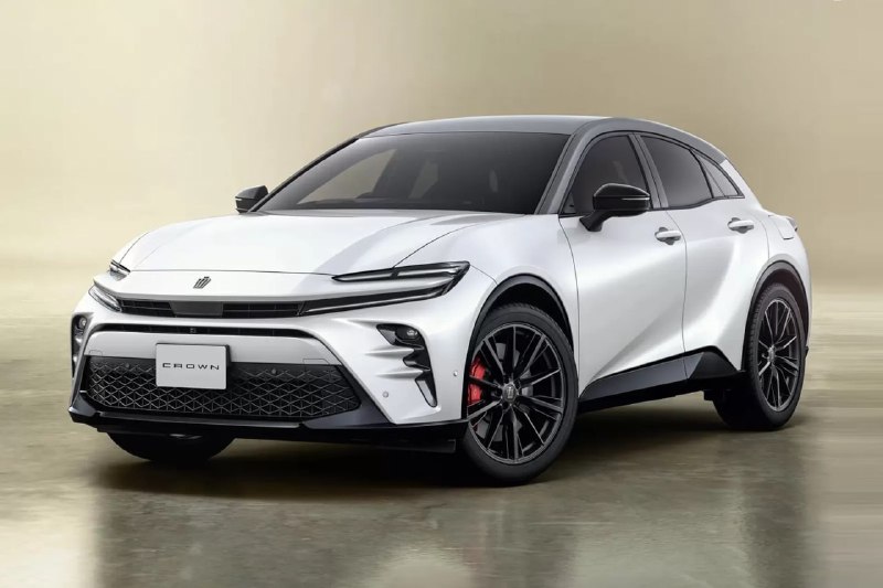 Toyota Crown Sport получил новую базовую и юбилейную версии 4
