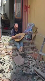 "אוי לילה, עין שלי"... תושב הדרום נפרד מביתו שנפגע במלחמה לפני שנהרס בשיר וברוח בלתי ניתנת לשבירה.