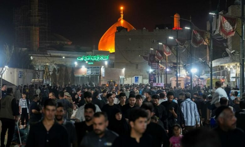 SHIAWAVES اخبار شیعه: آمادهسازی سامرا برای میزبانی از میلیونها زائر سوگوار؛ مشایه از سراسر عراق به سوی حرم مطهر امامین عسکریین سلام الله علی