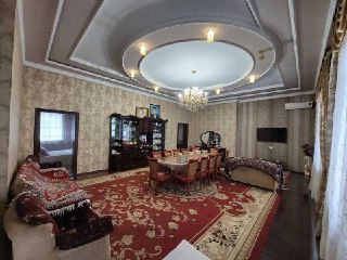 For sale: House in Yangiabad massif, 4.2 sotok, 7 rooms, 2 bathrooms