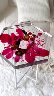 Журнальный столик из эпоксидной смолы Так реалистично выглядит, как будто действительно разбили бутылку вина на столе Как вам идея? Оцените любимой... - изображение 1 - telegram, view, журнальный