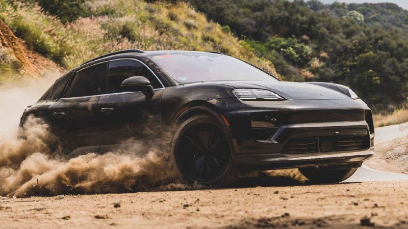 Опубликованы официальные тизеры нового Porsche Macan 3