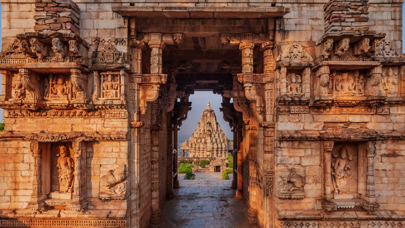 Carved stones of courageChittorgarh Fort, Rajasthan, India (© chetansoni/Shutterstock)