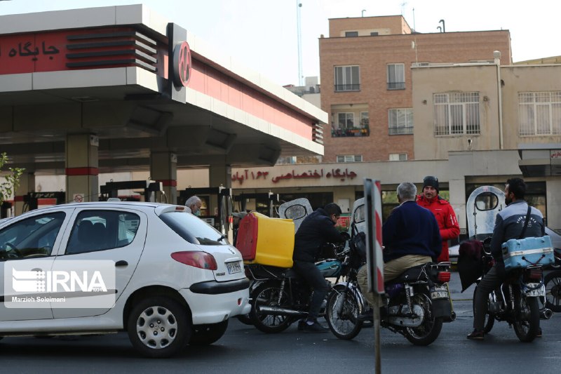 پیام‌ ما آنلاین: 🔻 مصرف ۶۶۸ میلیون لیتری بنزین در ۵ روز؛ هشدار درباره ناترازی سوخت🔹 مجموع مصرف بنزین در بازه زمانی ۱۲ تا ۱۶ مرداد با میان