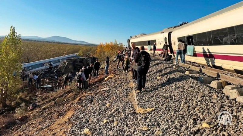 לפחות 46 בני אדם מתו ורבים נפצעו לאחר ששתי רכבות נוסעים מהירות התנגשו ליד העיר טולדו בספרד. v.aa.com.tr