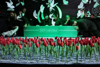 🗓 Арест экс-главы Росавиации и прощание с верховным лидером Ирана. Что еще произошло к 18:30 мск:🔹 Суды и репрессии. Суд арестовал бывшего главу Росавиации Александра Нерадько и его экс-заместителя Константина Махова по делу о мошенничестве.Суд в Екатеринб
