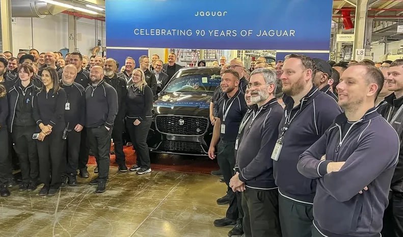 Jaguar завершил производство автомобилей с ДВС 4
