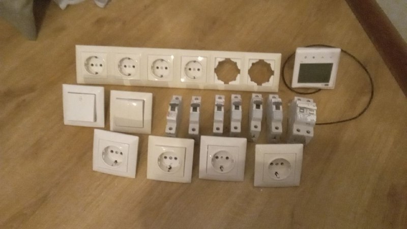 Продаю терморегуляторы и электротехнику