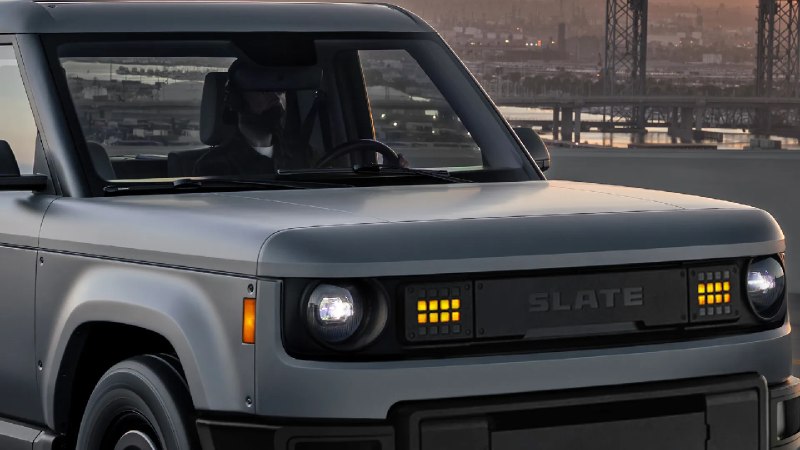Американский электрический пикап Rivian R1T на старте был самым дешёвым «взрослы