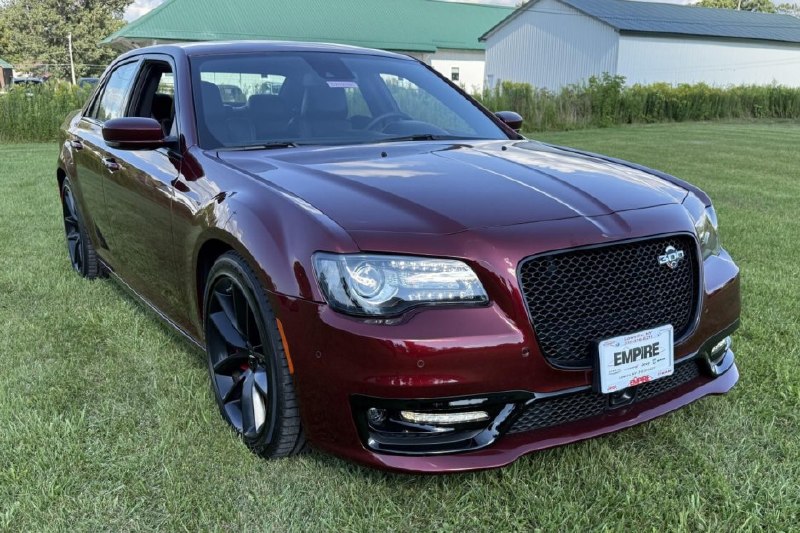 Сегодня мы хотим поговорить о редком и интересном экземпляре - Chrysler 300C 202