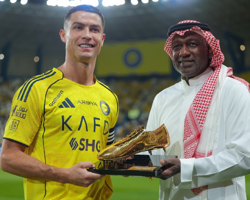 CR7 NEWS: 🟡📊 برترین گلزنان تاریخ باشگاه النصر :🇸🇦 ماجد عبدالله — ۲۵۹ گل🇵🇹 کریستیانو رونالدو — ۱۳۱ گل🇸🇦 محمد السهلاوی — ۱۳۱ گل🇲🇦 عب
